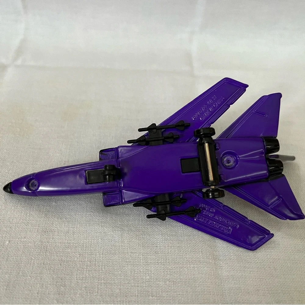 Matchbox Tornado SB 22 2000 Plane